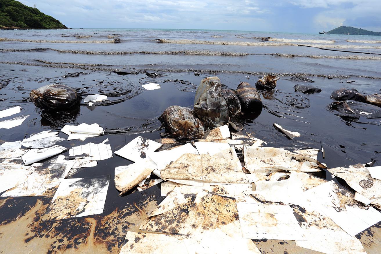 water pollution oil spills effects