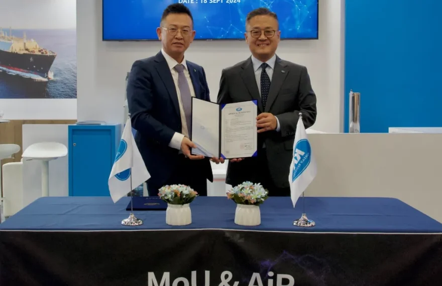 KR Grants AiPs to HD Hyundai Mipo's Innovative Ammonia and LNG Bunkering Vessels